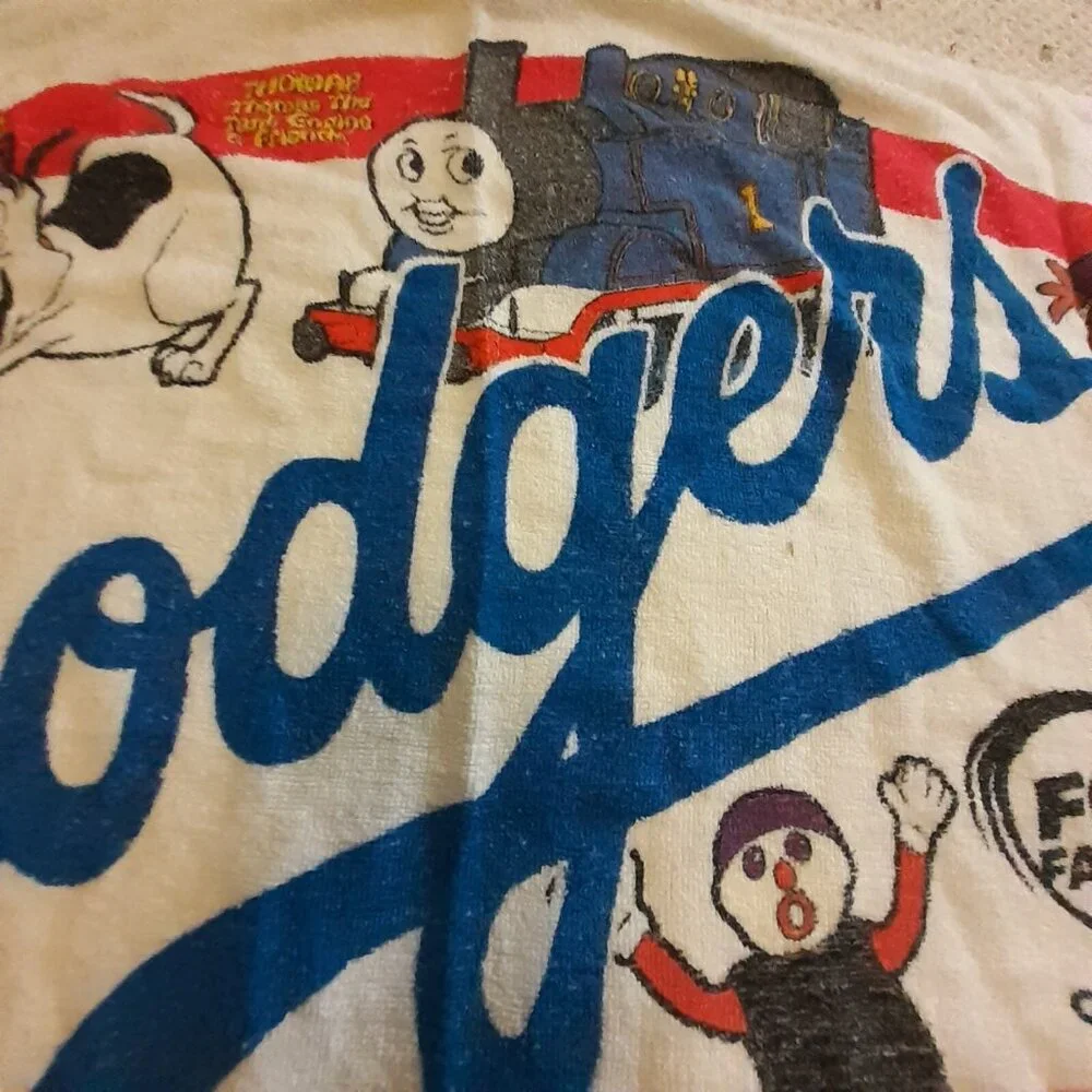 Vintage Beach Towel Dodgers Fox Family Cartoon TV Programming 54